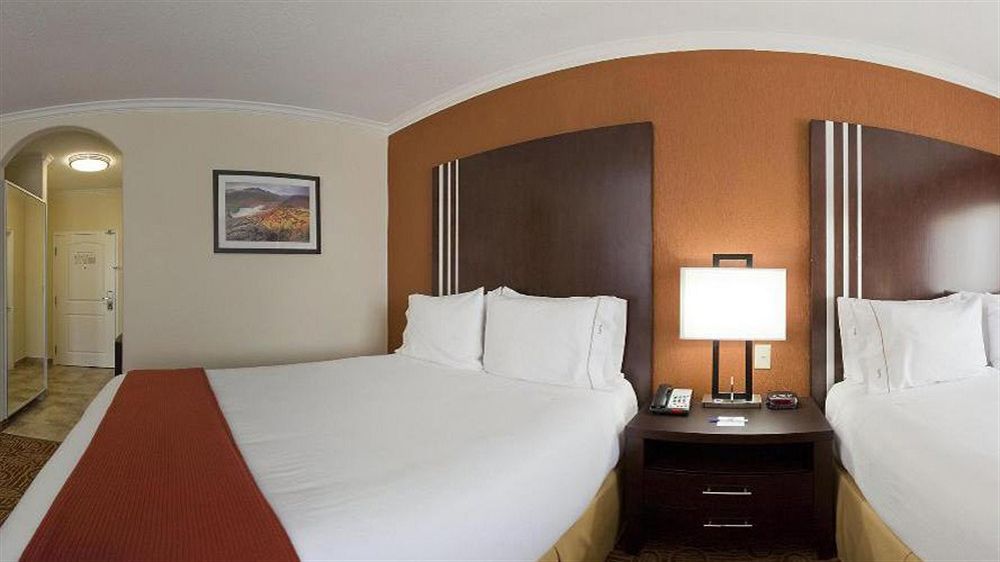 Holiday Inn Express Hotel And Suites Katy By Ihg Екстериор снимка